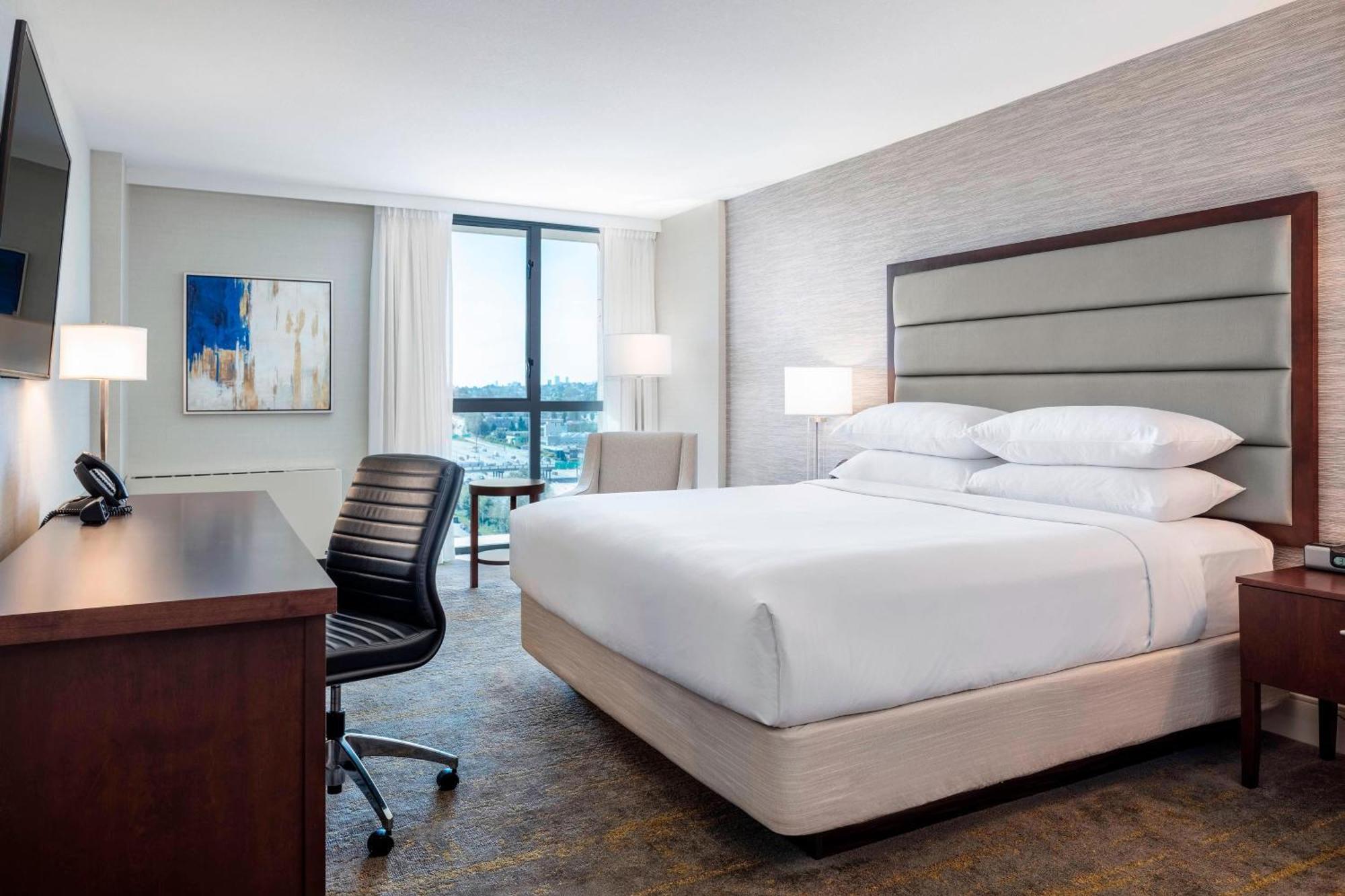Delta Hotels By Marriott Burnaby Conference Centre Extérieur photo