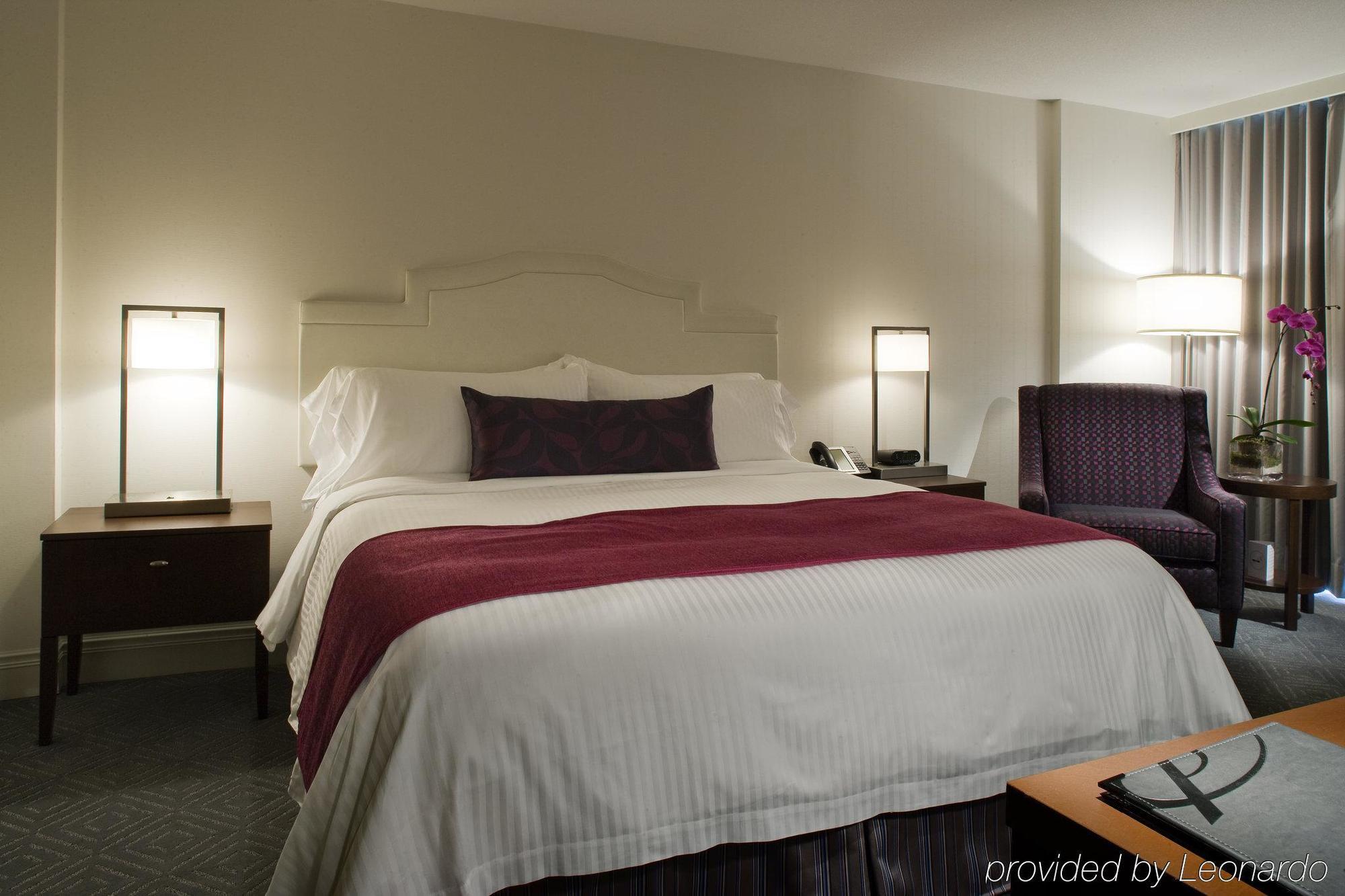 Delta Hotels By Marriott Burnaby Conference Centre Extérieur photo