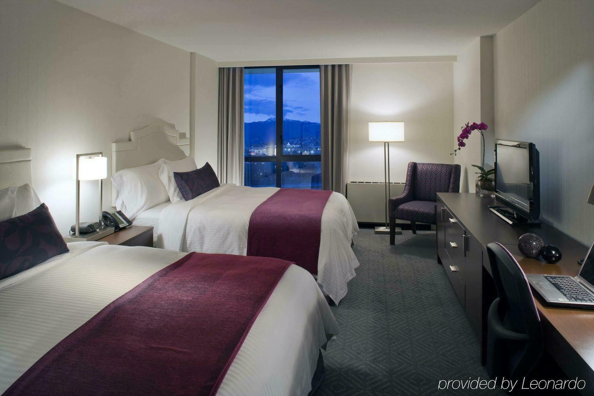 Delta Hotels By Marriott Burnaby Conference Centre Extérieur photo