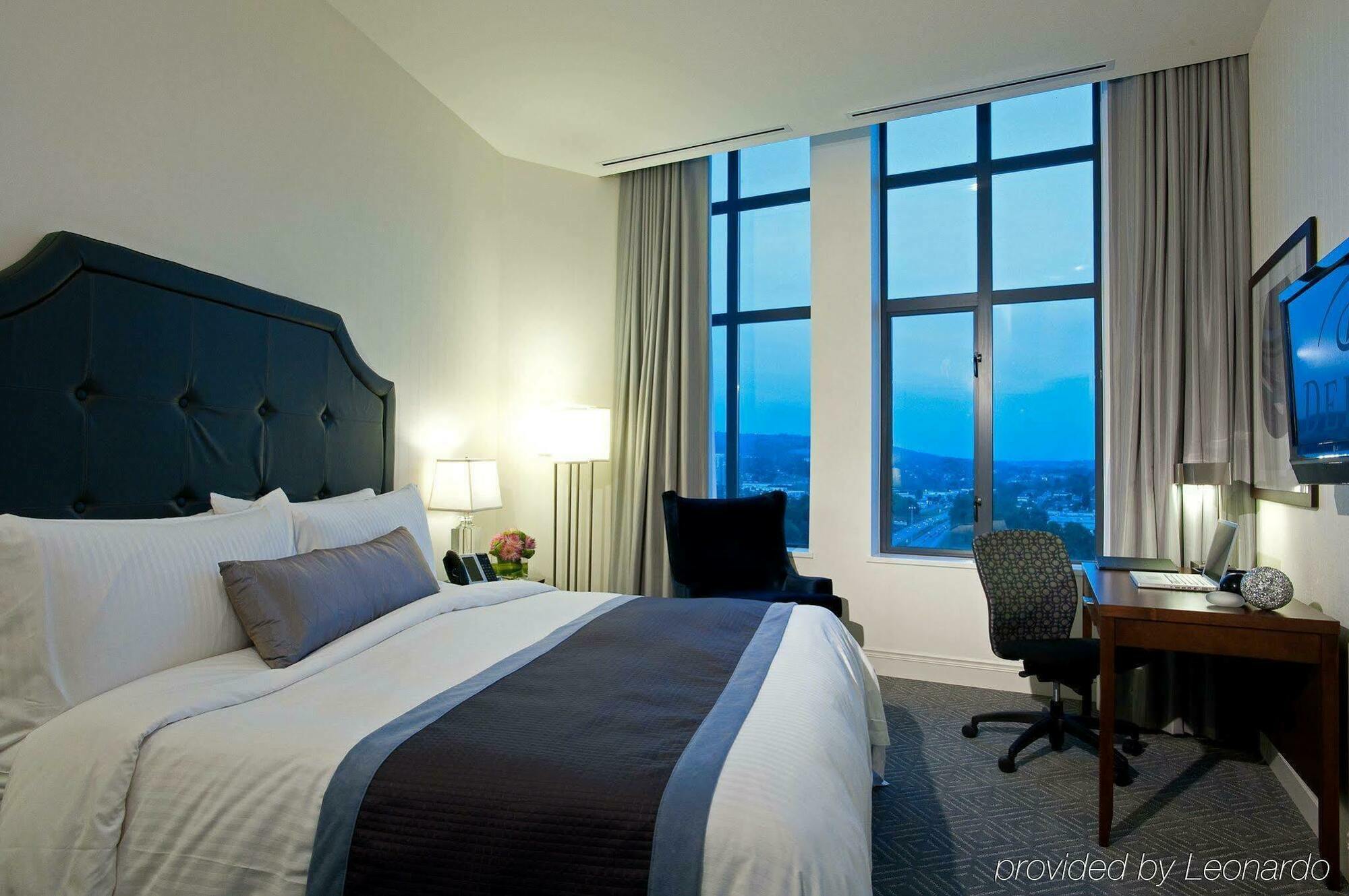 Delta Hotels By Marriott Burnaby Conference Centre Extérieur photo