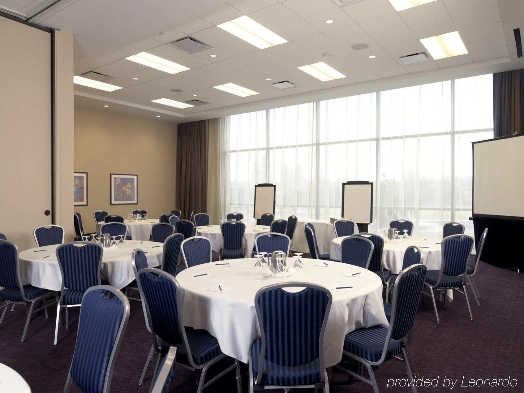 Delta Hotels By Marriott Burnaby Conference Centre Extérieur photo