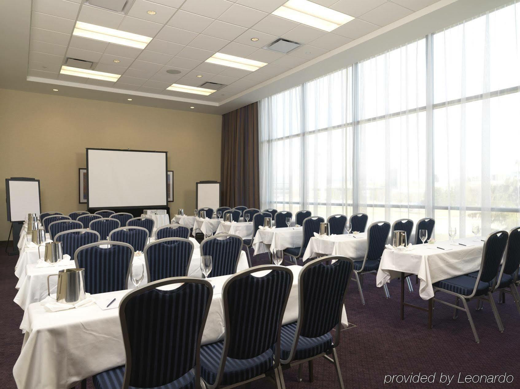 Delta Hotels By Marriott Burnaby Conference Centre Extérieur photo
